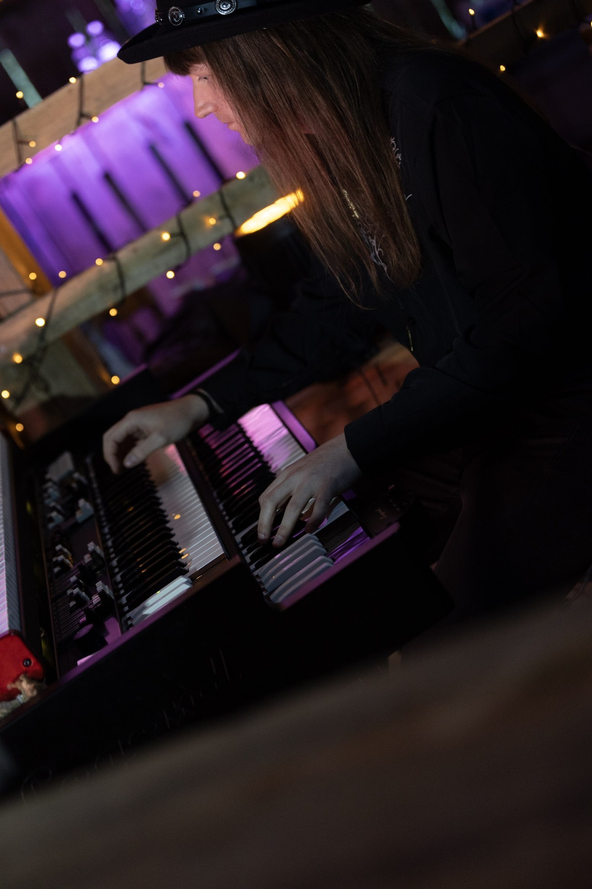 Keyboardisten spiller orgel